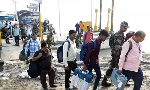 ബിഹാര് പോളിങ്ബൂത്തിലേക്ക്; 121 മണ്ഡലങ്ങള് വിധിയെഴുതും ബിഹാര് പോളിങ്ബൂത്തിലേക്ക്; 121 മണ്ഡലങ്ങള് വിധിയെഴുതും