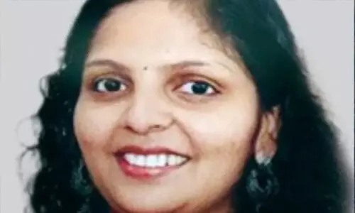 പോലിസിനെ വെട്ടിച്ചോടിയ ടിപ്പര്ലോറി സ്കൂട്ടറിലിടിച്ച് അധ്യാപിക മരിച്ചു; പോലിസിനെ വെട്ടിച്ചോടിയ ടിപ്പര്ലോറി സ്കൂട്ടറിലിടിച്ച് അധ്യാപിക മരിച്ചു;