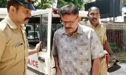 മൊബൈല് ഫോണോ ബാങ്ക് അക്കൗണ്ടോ ഉപയോഗിച്ചില്ല, ഒളിവില് കഴിഞ്ഞിരുന്നത് 25 വര്ഷം; പോക്സോ കേസ് പ്രതി പിടിയില് മൊബൈല് ഫോണോ ബാങ്ക് അക്കൗണ്ടോ ഉപയോഗിച്ചില്ല, ഒളിവില് കഴിഞ്ഞിരുന്നത് 25 വര്ഷം; പോക്സോ കേസ് പ്രതി പിടിയില്