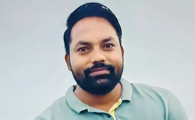 ക്രിക്കറ്റ് കളിക്കിടെ എല്‍ഐസി ഉദ്യോഗസ്ഥന്‍ കുഴഞ്ഞുവീണു മരിച്ചു