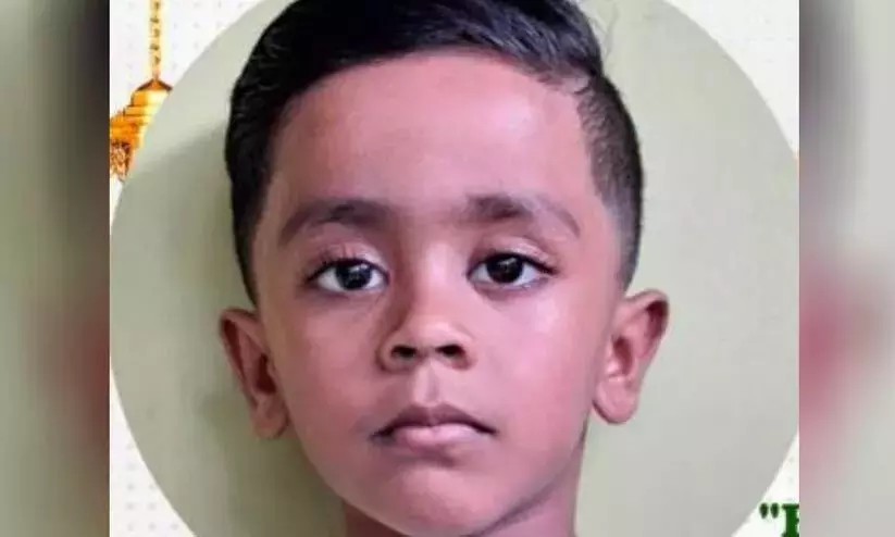 സ്കൂള് ബസിറങ്ങിയ വിദ്യാര്ഥി അതേ വാഹനമിടിച്ചു മരിച്ചു സ്കൂള് ബസിറങ്ങിയ വിദ്യാര്ഥി അതേ വാഹനമിടിച്ചു മരിച്ചു