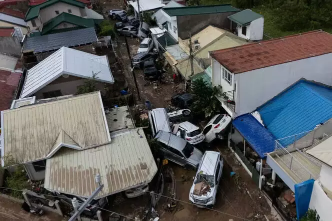 കല്മേഗി ചുഴലിക്കാറ്റില് ഫിലിപ്പീന്സില് അഞ്ചുമരണം കല്മേഗി ചുഴലിക്കാറ്റില് ഫിലിപ്പീന്സില് അഞ്ചുമരണം