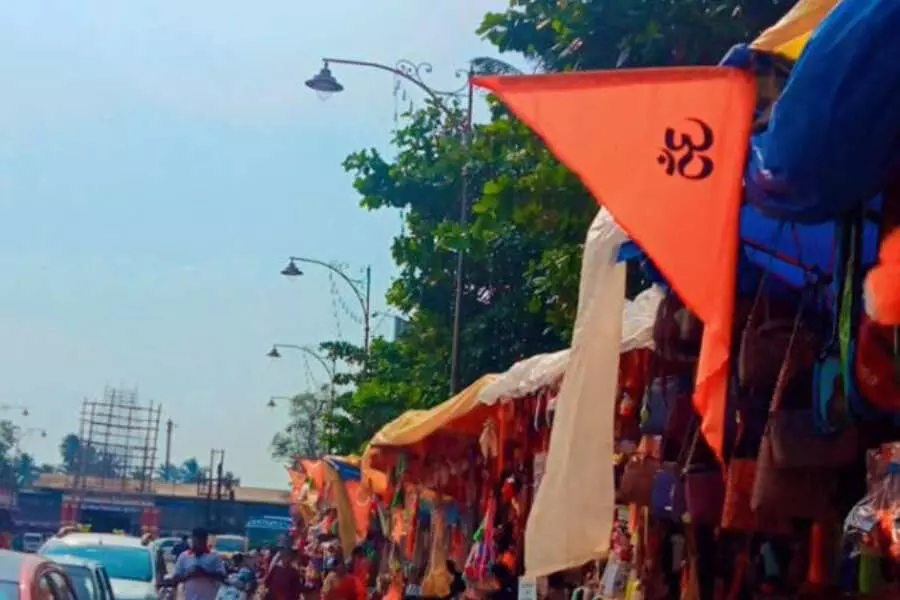 ഫത്തേപൂരില്‍ മഖ്ബറയില്‍ അതിക്രമിച്ചു കയറിയ ഹിന്ദുത്വര്‍ക്കെതിരേ കേസ്