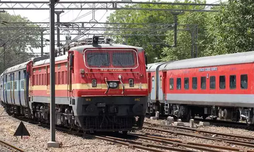 ട്രെയ്ന്‍ ടിക്കറ്റ് നിരക്ക് കൂട്ടി റെയില്‍വേ മന്ത്രാലയം