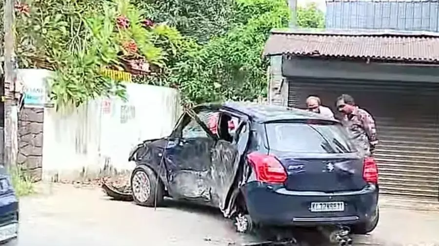 കാര് അപകടം; രണ്ടു വിദ്യാര്ഥികള്ക്ക് ദാരുണാന്ത്യം കാര് അപകടം; രണ്ടു വിദ്യാര്ഥികള്ക്ക് ദാരുണാന്ത്യം