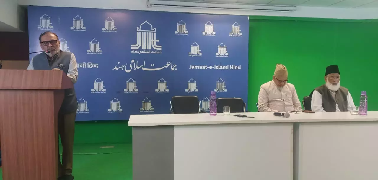 എസ്ഐആര് ന്യൂനപക്ഷങ്ങളെ ലക്ഷ്യം വയ്ക്കുന്നുവെന്ന് എഐഎംപിഎല്ബി വക്താവ് ഡോ. സയ്യിദ് ഖാസിം റസൂല് ഇല്യാസ് എസ്ഐആര് ന്യൂനപക്ഷങ്ങളെ ലക്ഷ്യം വയ്ക്കുന്നുവെന്ന് എഐഎംപിഎല്ബി വക്താവ് ഡോ. സയ്യിദ് ഖാസിം റസൂല് ഇല്യാസ്