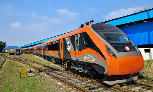 വന്ദേ ഭാരത്: നാലു സര്‍വീസുകളില്‍ മാറ്റം പ്രഖ്യാപിച്ച് റെയില്‍വേ