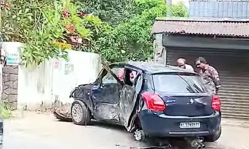 കാര്‍ അപകടം; രണ്ടു വിദ്യാര്‍ഥികള്‍ക്ക് ദാരുണാന്ത്യം