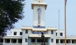 ജാതി അധിക്ഷേപത്തില് കേരള സര്വകലാശാല സംസ്കൃത വിഭാഗം മേധാവിക്കെതിരേ കേസെടുത്തു ജാതി അധിക്ഷേപത്തില് കേരള സര്വകലാശാല സംസ്കൃത വിഭാഗം മേധാവിക്കെതിരേ കേസെടുത്തു