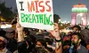 ഐ മിസ് ബ്രീത്തിങ്: വായുമലിനീകരണത്തിനെതിരേ ഇന്ത്യാ ഗേറ്റില് ശക്തമായ പ്രതിഷേധം ഐ മിസ് ബ്രീത്തിങ്: വായുമലിനീകരണത്തിനെതിരേ ഇന്ത്യാ ഗേറ്റില് ശക്തമായ പ്രതിഷേധം