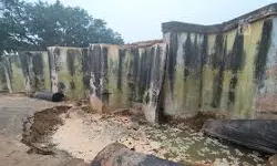 ജല അതോറിറ്റിയുടെ കുടിവെള്ള ടാങ്ക് തകര്ന്ന സംഭവം; ചൊവ്വാഴ്ച്ച കൊച്ചിയില് ജലവിതരണം തടസ്സപ്പെടും ജല അതോറിറ്റിയുടെ കുടിവെള്ള ടാങ്ക് തകര്ന്ന സംഭവം; ചൊവ്വാഴ്ച്ച കൊച്ചിയില് ജലവിതരണം തടസ്സപ്പെടും