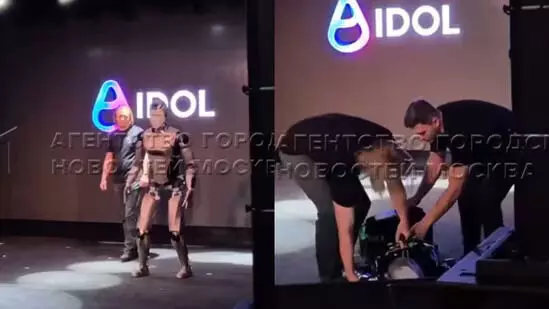 റഷ്യയിലെ ആദ്യത്തെ എഐ ഹ്യൂമനോയിഡ് റോബോട്ട് വേദിയില് വീണു, വിഡിയോ വൈറല് റഷ്യയിലെ ആദ്യത്തെ എഐ ഹ്യൂമനോയിഡ് റോബോട്ട് വേദിയില് വീണു, വിഡിയോ വൈറല്