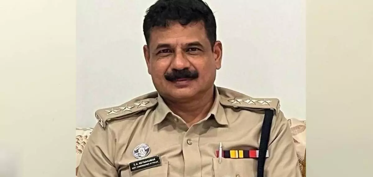 നവീന് ബാബു കേസില് പി പി ദിവ്യക്കെതിരായ അന്വേഷണത്തിനു മേല്നോട്ടം വഹിച്ച ഉദ്യോഗസ്ഥന് എല്ഡിഎഫ് സ്ഥാനാര്ത്ഥി നവീന് ബാബു കേസില് പി പി ദിവ്യക്കെതിരായ അന്വേഷണത്തിനു മേല്നോട്ടം വഹിച്ച ഉദ്യോഗസ്ഥന് എല്ഡിഎഫ് സ്ഥാനാര്ത്ഥി