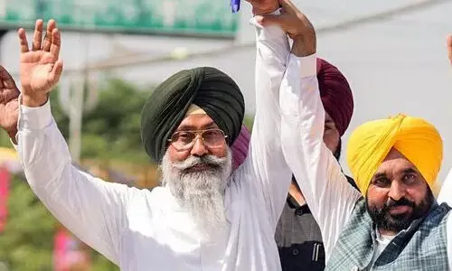 പഞ്ചാബിലെ താന് തരാന് പിടിച്ച് എഎപി പഞ്ചാബിലെ താന് തരാന് പിടിച്ച് എഎപി