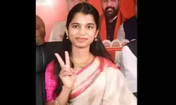 അലി നഗര്‍ സീതാനഗറാക്കും; പ്രസ്താവന ആവര്‍ത്തിച്ച് മൈഥിലി താക്കൂര്‍