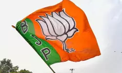 നാമനിര്ദേശത്തിന് വ്യാജ ഒപ്പ്, എന്ഡിഎ സ്ഥാനാര്ഥിയുടെ പത്രികതള്ളി നാമനിര്ദേശത്തിന് വ്യാജ ഒപ്പ്, എന്ഡിഎ സ്ഥാനാര്ഥിയുടെ പത്രികതള്ളി