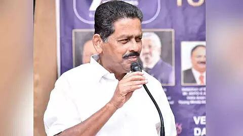 തിരുവനന്തപുരം ഡിസിസി പ്രസിഡന്റ് എന് ശക്തന് രാജി വച്ചു തിരുവനന്തപുരം ഡിസിസി പ്രസിഡന്റ് എന് ശക്തന് രാജി വച്ചു