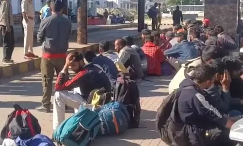 നിങ്ങള്‍ പാകിസ്താനിലുള്ളവരാണോ; ജമ്മു കശ്മീരില്‍ നിന്നുള്ള 44 തൊഴിലാളികളെ തടഞ്ഞുവച്ചു