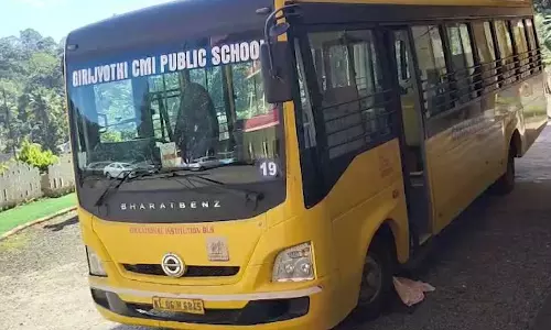 സ്‌കൂള്‍ ബസ് കയറി പ്ലേ സ്‌കൂള്‍ വിദ്യാര്‍ഥി മരിച്ചു