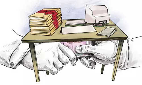 പൊതുവിദ്യാഭ്യാസ വകുപ്പില് വ്യാപക ക്രമക്കേട്; സംസ്ഥാനത്ത് വിജിലന്സിന്റെ മിന്നല് പരിശോധന പൊതുവിദ്യാഭ്യാസ വകുപ്പില് വ്യാപക ക്രമക്കേട്; സംസ്ഥാനത്ത് വിജിലന്സിന്റെ മിന്നല് പരിശോധന