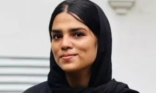 മിനിവാന് സ്കൂട്ടറിലിടിച്ച് കോളജ് വിദ്യാര്ഥിനി മരിച്ചു മിനിവാന് സ്കൂട്ടറിലിടിച്ച് കോളജ് വിദ്യാര്ഥിനി മരിച്ചു