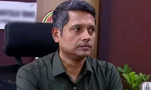 ബിഎല്ഒയെ തൊട്ടാല് കളിമാറുമെന്ന് തിരഞ്ഞെടുപ്പ് കമ്മിഷന് ബിഎല്ഒയെ തൊട്ടാല് കളിമാറുമെന്ന് തിരഞ്ഞെടുപ്പ് കമ്മിഷന്