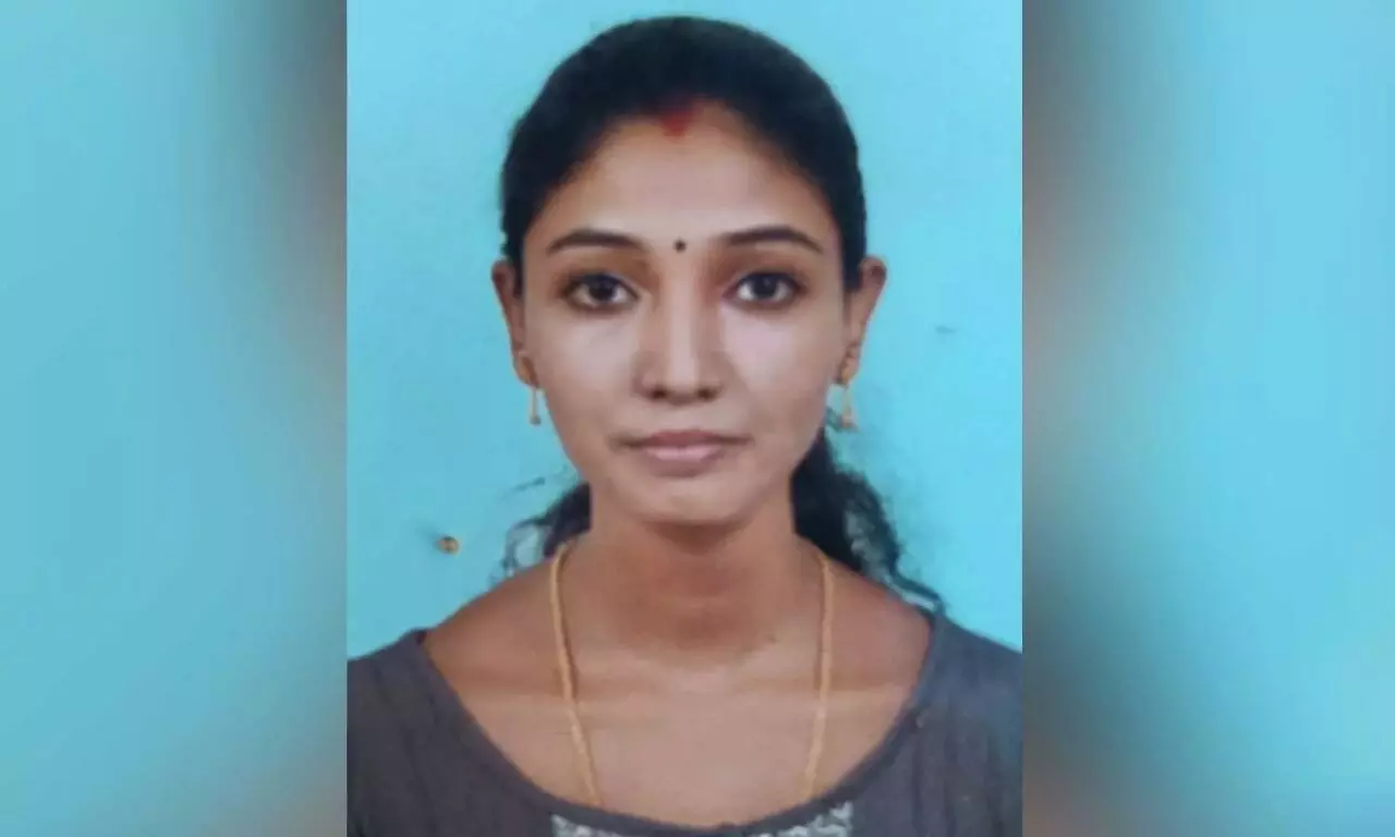 സംസ്ഥാനത്ത് വീണ്ടും അമീബിക് മസ്തിഷ്കജ്വരം; യുവതി മരിച്ചു സംസ്ഥാനത്ത് വീണ്ടും അമീബിക് മസ്തിഷ്കജ്വരം; യുവതി മരിച്ചു