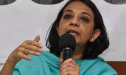 കശ്മീര്‍ ടൈംസിന്റെ ഓഫീസില്‍ റെയ്ഡ്, മാധ്യമപ്രവര്‍ത്തക അനുരാധ ഭാസിനെതിരേ എഫ്‌ഐആര്‍ രജിസ്റ്റര്‍ ചെയ്തു