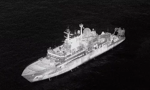 നിരീക്ഷണ വിമാനത്തിന് നേരെ റഷ്യന്‍ ചാരക്കപ്പല്‍ ലേസര്‍ രശ്മി അടിച്ചെന്ന് ബ്രിട്ടന്‍