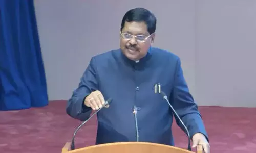 ഒരു ആദിവാസിയുടെ മകന് എന്റെ മകനുമായി മല്സരിക്കാനാവുമോ? എസ്സി-എസ്ടി സംവരണത്തില് ക്രീമിലെയര് ഒഴിവാക്കിയത് ശരിയെന്ന് ജസ്റ്റിസ് ബി ആര് ഗവായ് ഒരു ആദിവാസിയുടെ മകന് എന്റെ മകനുമായി മല്സരിക്കാനാവുമോ? എസ്സി-എസ്ടി സംവരണത്തില് ക്രീമിലെയര് ഒഴിവാക്കിയത് ശരിയെന്ന് ജസ്റ്റിസ് ബി ആര് ഗവായ്