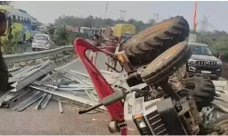 ട്രാക്റ്റര് ട്രോളി മറിഞ്ഞു; മൂന്നു തൊഴിലാളികള് മരിച്ചു, ഒരാള്ക്ക് പരിക്ക് ട്രാക്റ്റര് ട്രോളി മറിഞ്ഞു; മൂന്നു തൊഴിലാളികള് മരിച്ചു, ഒരാള്ക്ക് പരിക്ക്