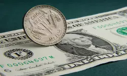 വിദേശനാണ്യ വിപണിയില് ഡോളറിന് കരുത്ത്; ഇന്ത്യന് കറന്സിക്ക് നഷ്ടം വിദേശനാണ്യ വിപണിയില് ഡോളറിന് കരുത്ത്; ഇന്ത്യന് കറന്സിക്ക് നഷ്ടം