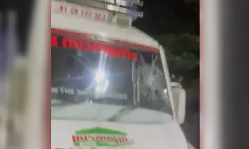 കൊടുങ്ങല്ലൂരില്‍ ആംബുലന്‍സിന് നേരെ ആക്രമണം