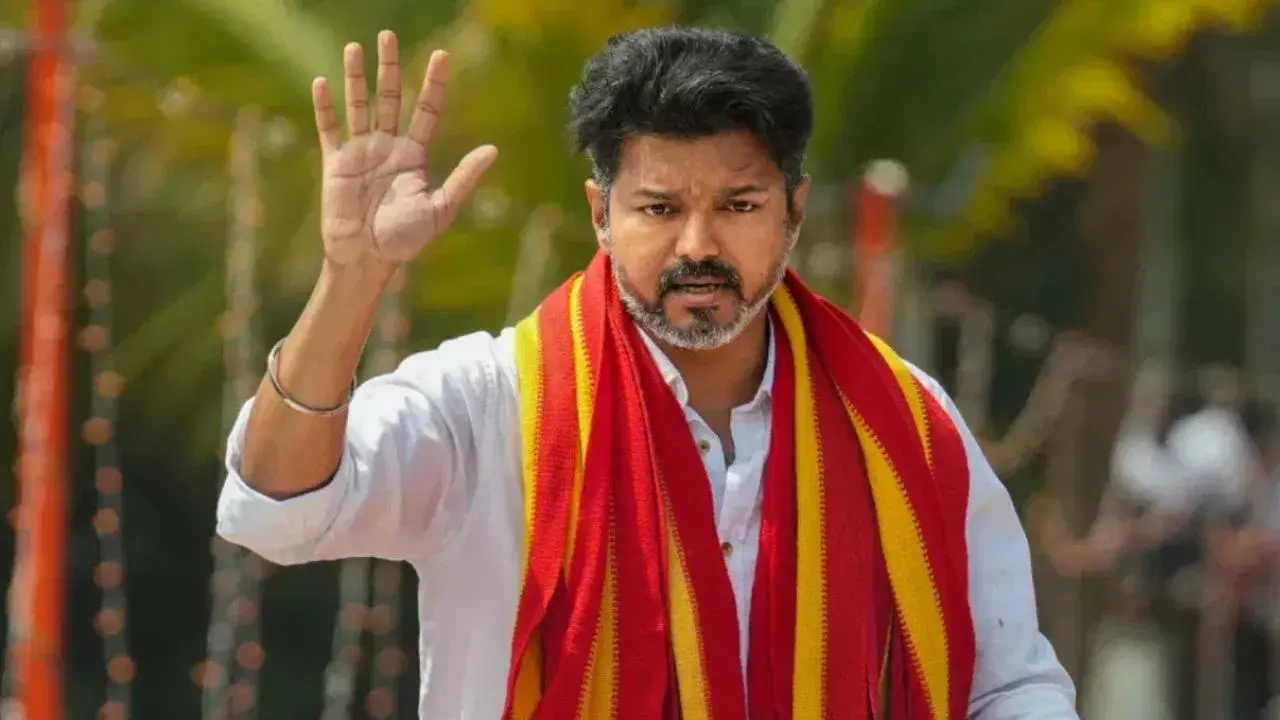 വിജയ്യുടെ ഇന്ഡോര് സംവാദ പരമ്പരക്ക് ഇന്ന് തുടക്കം; 2000 പേര്ക്ക് മാത്രം പ്രവേശനം വിജയ്യുടെ ഇന്ഡോര് സംവാദ പരമ്പരക്ക് ഇന്ന് തുടക്കം; 2000 പേര്ക്ക് മാത്രം പ്രവേശനം