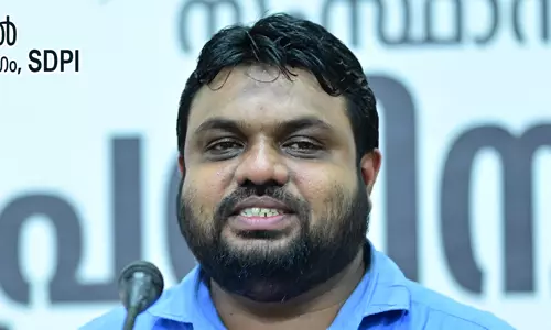 ഷാനെ കൊലപ്പെടുത്തിയ ആര്എസ്എസ്-ബിജെപി ക്രിമിനലുകള്ക്ക് സംരക്ഷണവലയം തീര്ക്കുന്നത് സിപിഎം നേതാവ് സഖാവ് ഹരീന്ദ്രന് പറഞ്ഞ ഹിന്ദു പ്രതികളായതിനാലാണോ?? അജ്മല് ഇസ്മായില് ഷാനെ കൊലപ്പെടുത്തിയ ആര്എസ്എസ്-ബിജെപി ക്രിമിനലുകള്ക്ക് സംരക്ഷണവലയം തീര്ക്കുന്നത് സിപിഎം നേതാവ് സഖാവ് ഹരീന്ദ്രന് പറഞ്ഞ ഹിന്ദു പ്രതികളായതിനാലാണോ?? അജ്മല് ഇസ്മായില്