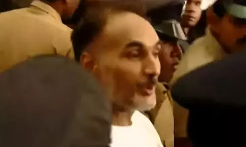 മോഷ്ടാവ് ബണ്ടി ചോര് കൊച്ചിയില്; തടഞ്ഞ് റെയില്വേ പോലിസ് മോഷ്ടാവ് ബണ്ടി ചോര് കൊച്ചിയില്; തടഞ്ഞ് റെയില്വേ പോലിസ്