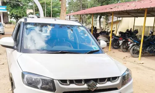 നാഗര്‍ഹോളെയില്‍ കോഴിക്കോട് സ്വദേശിയുടെ കാര്‍ ആക്രമിച്ച് ഒന്നരക്കോടിയുടെ സ്വര്‍ണം കവര്‍ന്നു