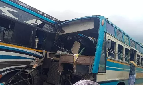 തെങ്കാശി ബസ് അപകടം; മരണം ഏഴായി തെങ്കാശി ബസ് അപകടം; മരണം ഏഴായി