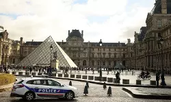 ലൂവ്ര് മ്യൂസിയത്തിലെ മോഷണം: ഒരാള്‍ കൂടി അറസ്റ്റില്‍,  ആഭരണം കണ്ടെത്താനായില്ല