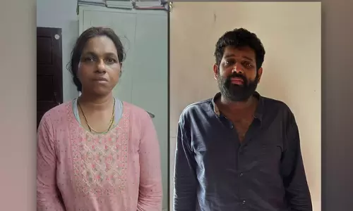 തൃശൂരില് അമ്മയെ കൊലപ്പെടുത്തിയ മകളും കാമുകനും പിടിയില് തൃശൂരില് അമ്മയെ കൊലപ്പെടുത്തിയ മകളും കാമുകനും പിടിയില്