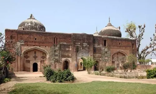 ഭഗത് സാധന പള്ളിയില് അതിക്രമിച്ചു കയറി സിനിമ ഷൂട്ടിങ്; കേസെടുക്കണമെന്ന് പഞ്ചാബ് ശാഹി ഇമാം ഭഗത് സാധന പള്ളിയില് അതിക്രമിച്ചു കയറി സിനിമ ഷൂട്ടിങ്; കേസെടുക്കണമെന്ന് പഞ്ചാബ് ശാഹി ഇമാം