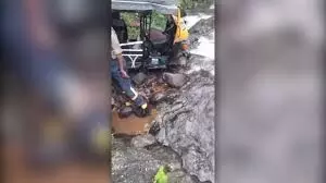 സ്കൂള് വിദ്യാര്ഥികള് സഞ്ചരിച്ച ഓട്ടോ തോട്ടിലേക്ക് മറിഞ്ഞ് ഒരുകുട്ടി മരിച്ച സംഭവം; കാണാതായ മറ്റൊരു കുട്ടിയും മരിച്ചു സ്കൂള് വിദ്യാര്ഥികള് സഞ്ചരിച്ച ഓട്ടോ തോട്ടിലേക്ക് മറിഞ്ഞ് ഒരുകുട്ടി മരിച്ച സംഭവം; കാണാതായ മറ്റൊരു കുട്ടിയും മരിച്ചു