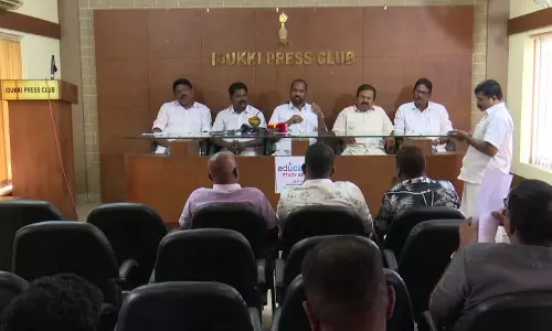 ഇടുക്കിയില് കോണ്ഗ്രസിന്റെ പഞ്ചായത്ത് പ്രസിഡന്റ് ബിജെപിയില് ചേര്ന്നു ഇടുക്കിയില് കോണ്ഗ്രസിന്റെ പഞ്ചായത്ത് പ്രസിഡന്റ് ബിജെപിയില് ചേര്ന്നു