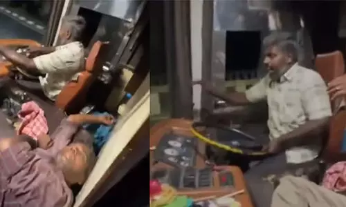 കോഴിക്കോട്-ബെംഗളൂരു ബസിലെ ഡ്രൈവര് മദ്യപിച്ച് ഡ്രൈവ് ചെയ്തതായി ആരോപണം കോഴിക്കോട്-ബെംഗളൂരു ബസിലെ ഡ്രൈവര് മദ്യപിച്ച് ഡ്രൈവ് ചെയ്തതായി ആരോപണം