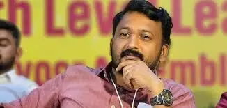 വിദേശത്തേക്ക് കടന്നേക്കുമെന്ന് സൂചന; വിമാനത്താവളത്തില്‍ രാഹുലിനായി ലുക്ക്ഔട്ട് നോട്ടിസ്