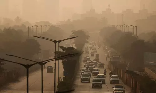 മുംബൈയില്‍ വായു മലിനീകരണം രൂക്ഷം: 53 നിര്‍മാണകേന്ദ്രങ്ങള്‍ക്ക് ബിഎംസി നോട്ടിസ്; എത്യോപ്യന്‍ ചാര സിദ്ധാന്തം തള്ളി ഹൈക്കോടതി