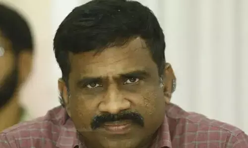 കസ്റ്റഡിയില് എടുത്ത യുവതിയെ പീഡിപ്പിച്ചെന്ന് ആരോപണം; വടകര ഡിവൈഎസ്പി അവധിയില് കസ്റ്റഡിയില് എടുത്ത യുവതിയെ പീഡിപ്പിച്ചെന്ന് ആരോപണം; വടകര ഡിവൈഎസ്പി അവധിയില്