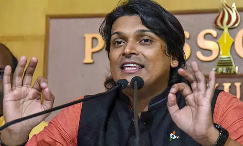 രാഹുല്‍ ഈശ്വര്‍ കസ്റ്റഡിയില്‍; രാഹുല്‍ മാങ്കൂട്ടത്തില്‍ കേസിലെ പരാതിക്കാരിക്കെതിരേ സൈബര്‍ ആക്രമണമെന്ന്