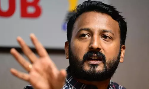 രാഹുല് മാങ്കൂട്ടത്തിലിനെതിരേ കേസ്; അതിജീവിതയ്ക്ക് നേരെയുണ്ടായ സൈബര് അധിക്ഷേപത്തില് കേസെടുക്കും രാഹുല് മാങ്കൂട്ടത്തിലിനെതിരേ കേസ്; അതിജീവിതയ്ക്ക് നേരെയുണ്ടായ സൈബര് അധിക്ഷേപത്തില് കേസെടുക്കും