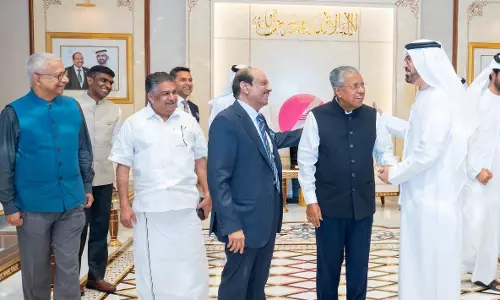 യുഎഇ മന്ത്രിമാരുമായി കൂടിക്കാഴ്ച നടത്തി പിണറായി വിജയന്‍